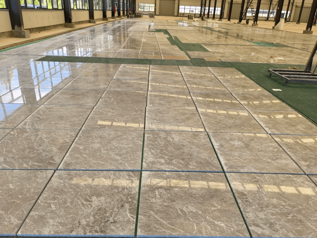 石材排版进化史 从规整拼接到艺术叙事